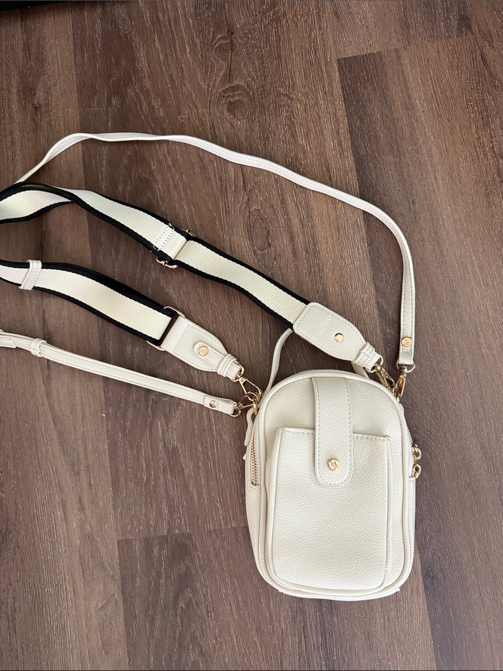NWOT Mali + Lili Crossbody with 2 Straps